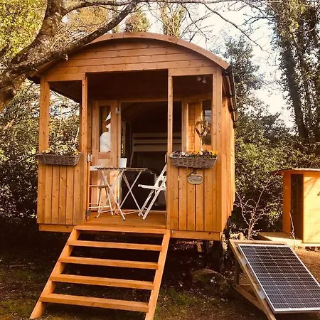 Relax In The Unique And Cosy Off-grid Eco Shepherd's Hut Between Heaven And Earth * Mountshannon