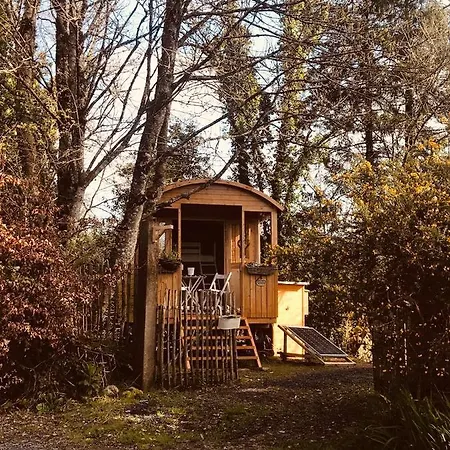 Relax In The Unique And Cosy Off-grid Eco Shepherd's Hut Between Heaven And Earth Chata